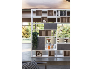 Двухсторонний книжный шкаф