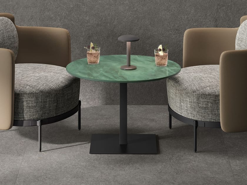 Высокий круглый журнальный столик из керамогранита Atlas Concorde COSMOPOLITAN 45 ARCH-00083750