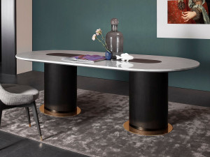 Овальный обеденный стол