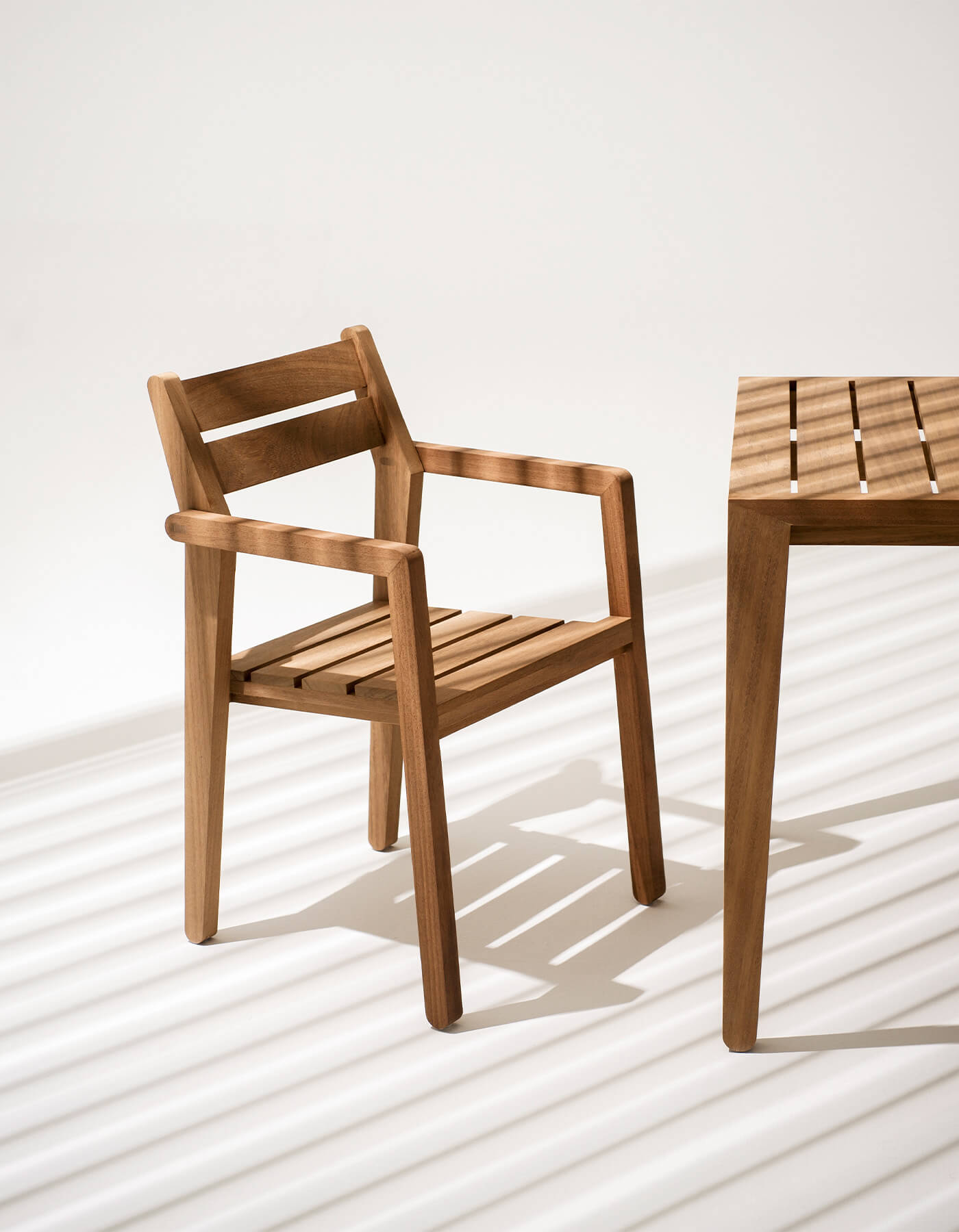 Садовый стул iroko с подлокотниками RODA Zania ARCH-00076678 - Вид №2