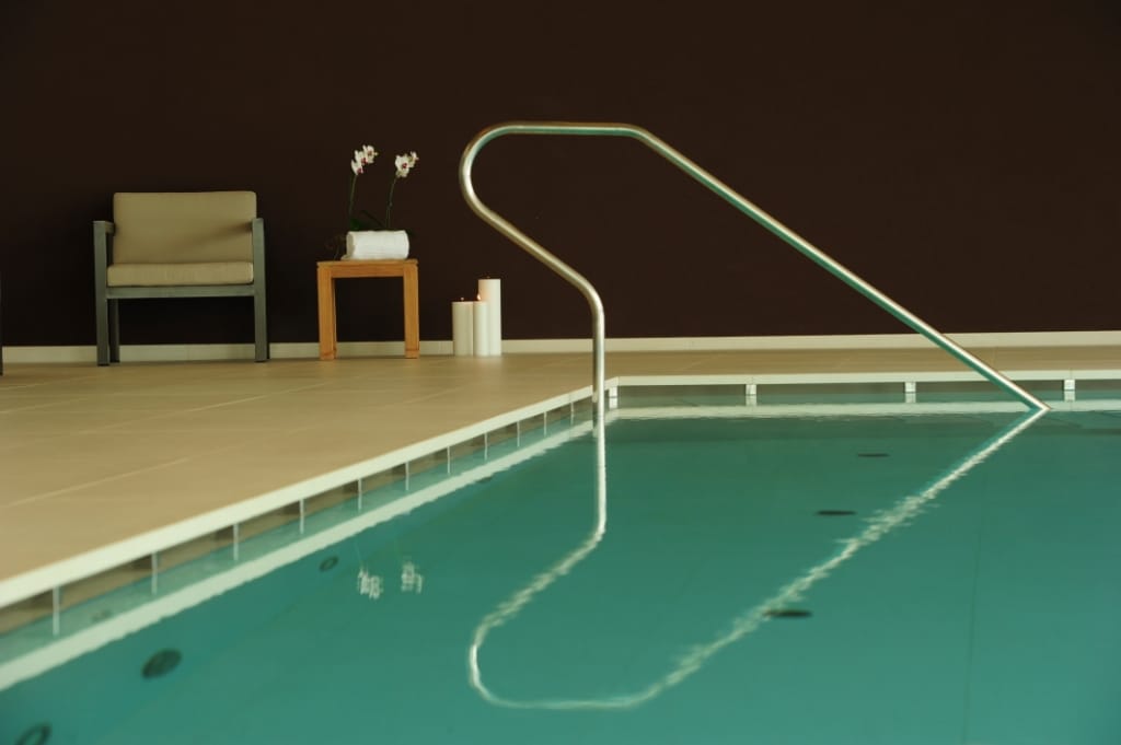 Противоскользящее напольное покрытие из керамогранита Ceramiche Caesar AQUÆ ARCH-00111118 - Вид №1