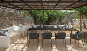 Стол из керамогранита