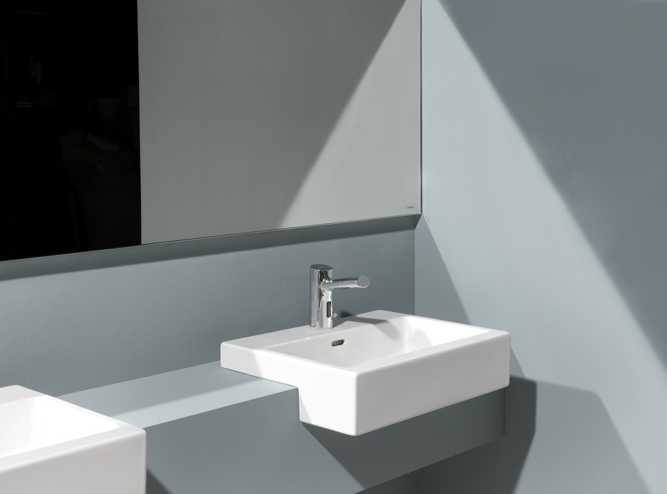 H8134320001091 Раковина полувстраиваемая LAUFEN PRO - Вид №1