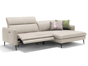 Кожаный диван с полуостровом