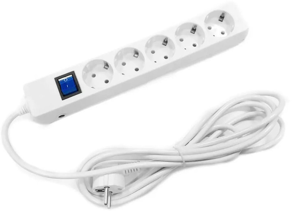 Сетевой удлинитель SKYBEAM с заземлением на 5 розеток и кабелем 3 метра 82600370