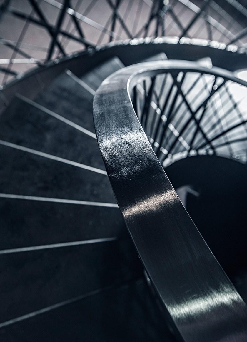 Officine Sandrini Самонесущая винтовая железная винтовая лестница sun-id-1389945 - Вид №2