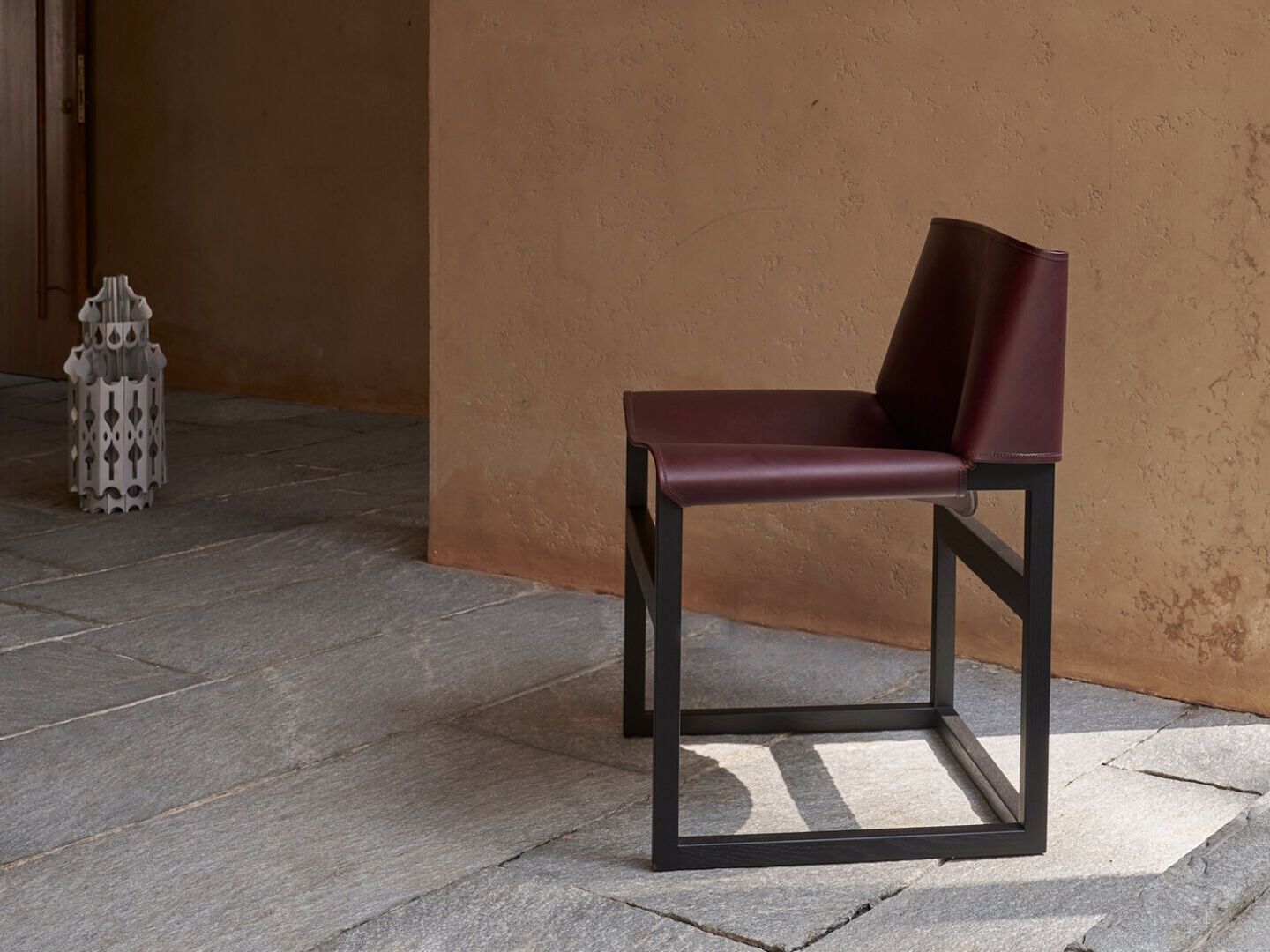 Стул из дерева и кожи Phantom Hands Джеффри Бава ARCH-00108345 - Вид №4