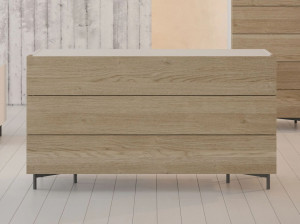 Деревянный комод