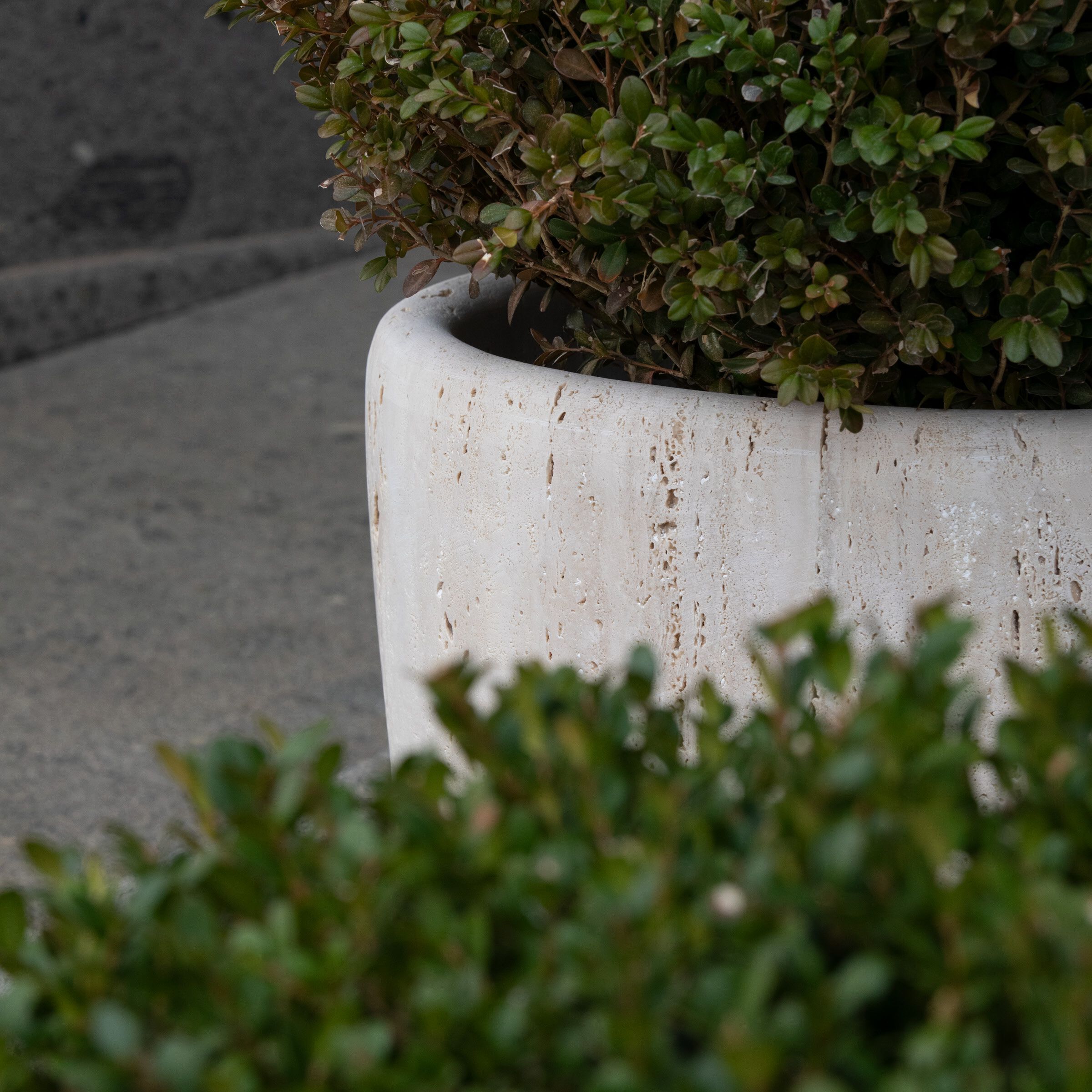 Травертин круглый садовый горшок VELTHA® Atrium ARCH-00151490 - Вид №3