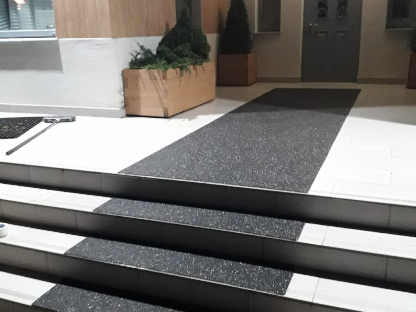 6.3.4AS.2Bg Противоскользящие накладки на ступени Alegria step и Alegria step waterproof  - Вид №5