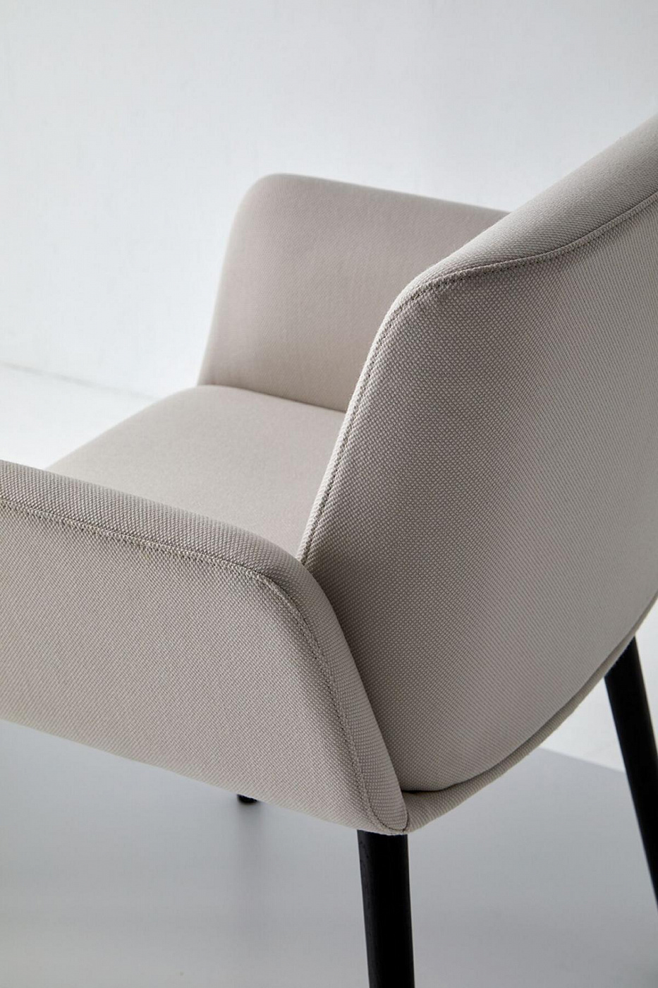 075543 Кресло-стул Punt Mobles Hug Santreyd - Вид №1