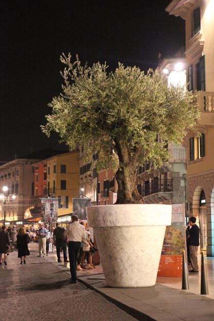 FranchiUmbertoMarmi Кашпо для общественных мест из мрамора Mac sun-id-1388267 - Вид №3