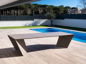 Прямоугольный садовый стол