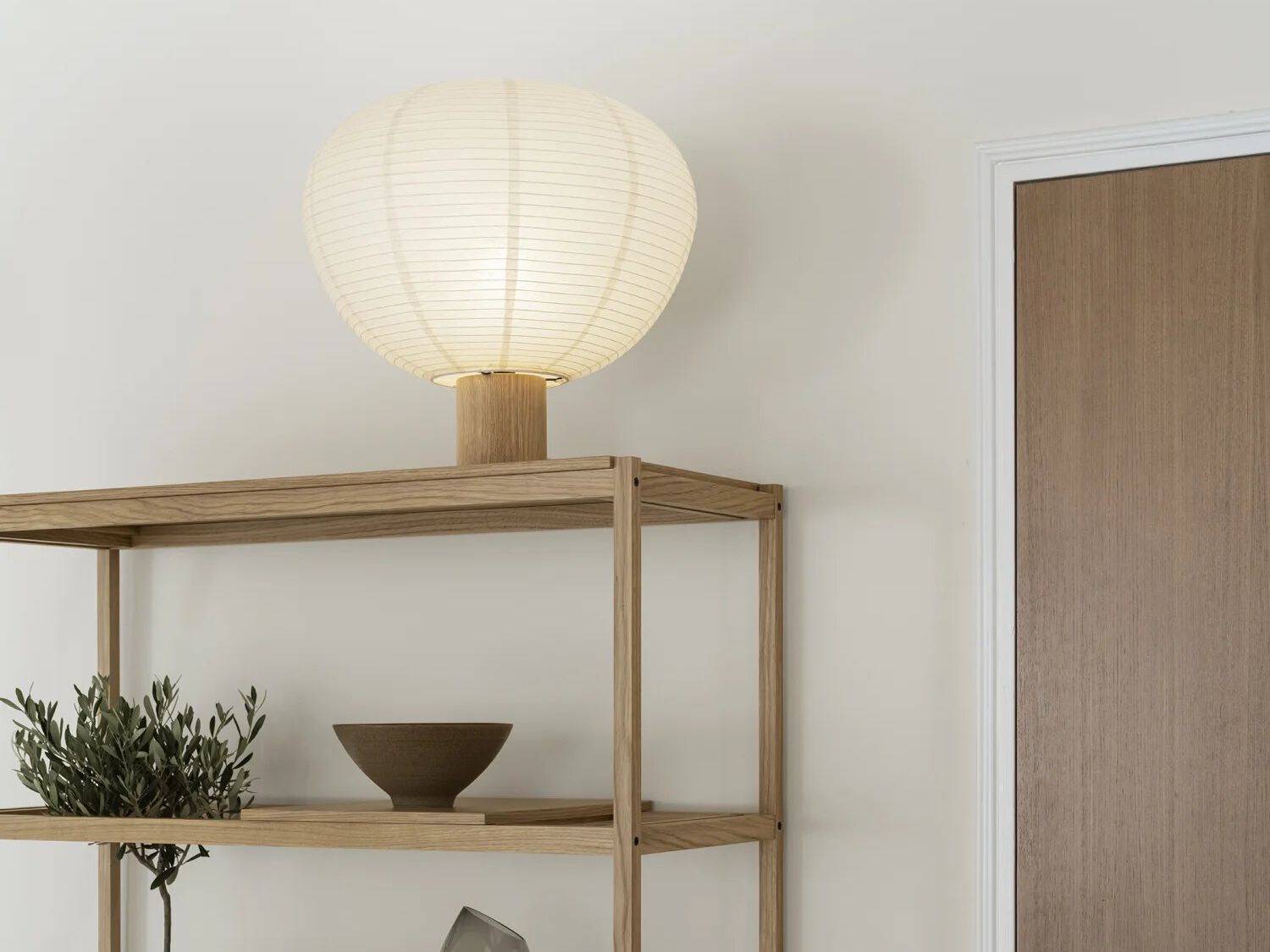 Настольная лампа из дуба и рисовой бумаги blomus Kami ARCH-00114267 - Вид №2
