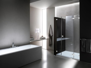 Стеклянная ниша душевая кабина с распашной дверью