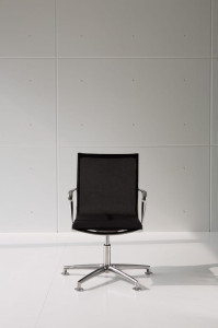 Офисное кресло с регулируемой высотой 5 спиц