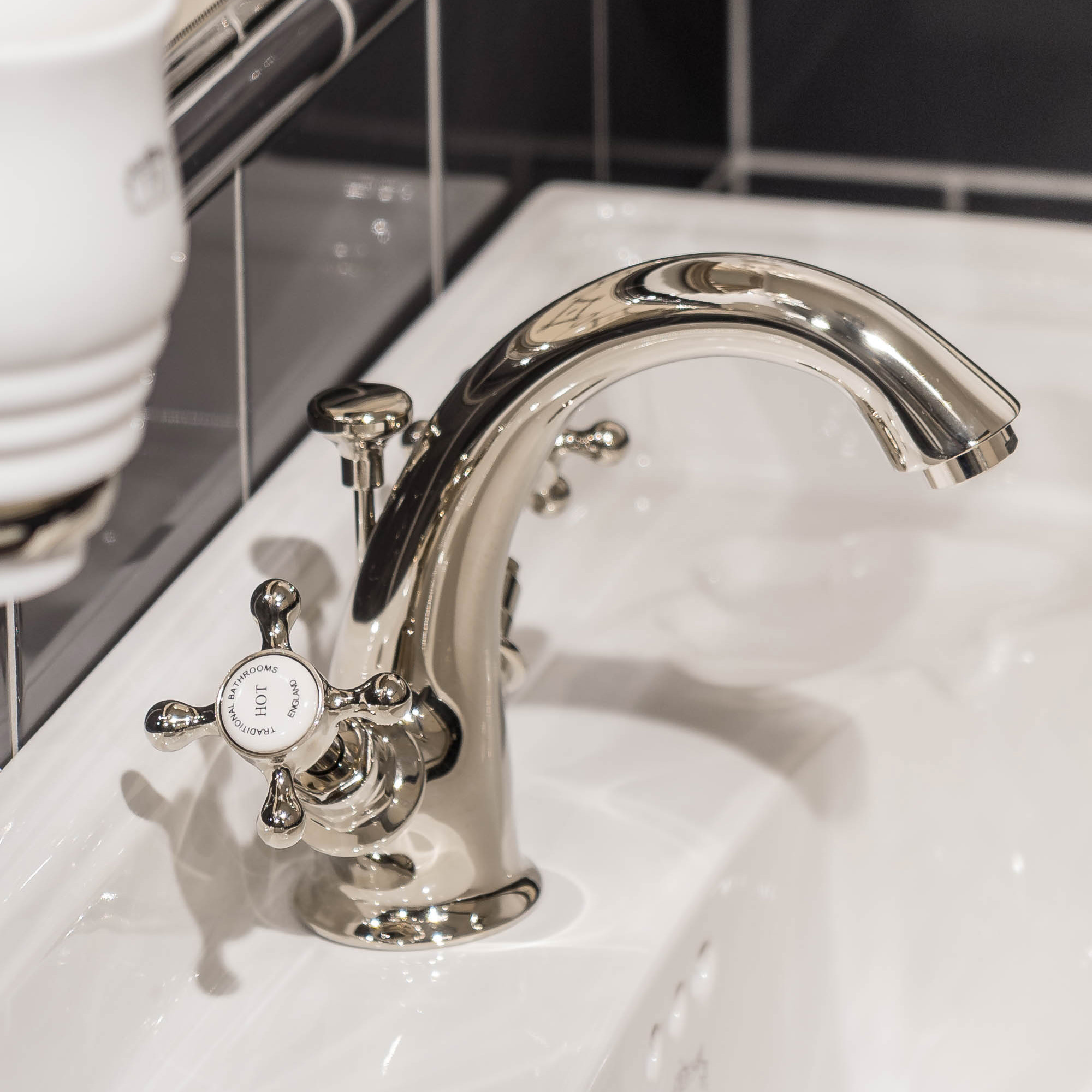 Traditional bathrooms ЛОНДОН однорычажный смеситель для умывальника HIGH Tb404.614.bn LONDON - Вид №4