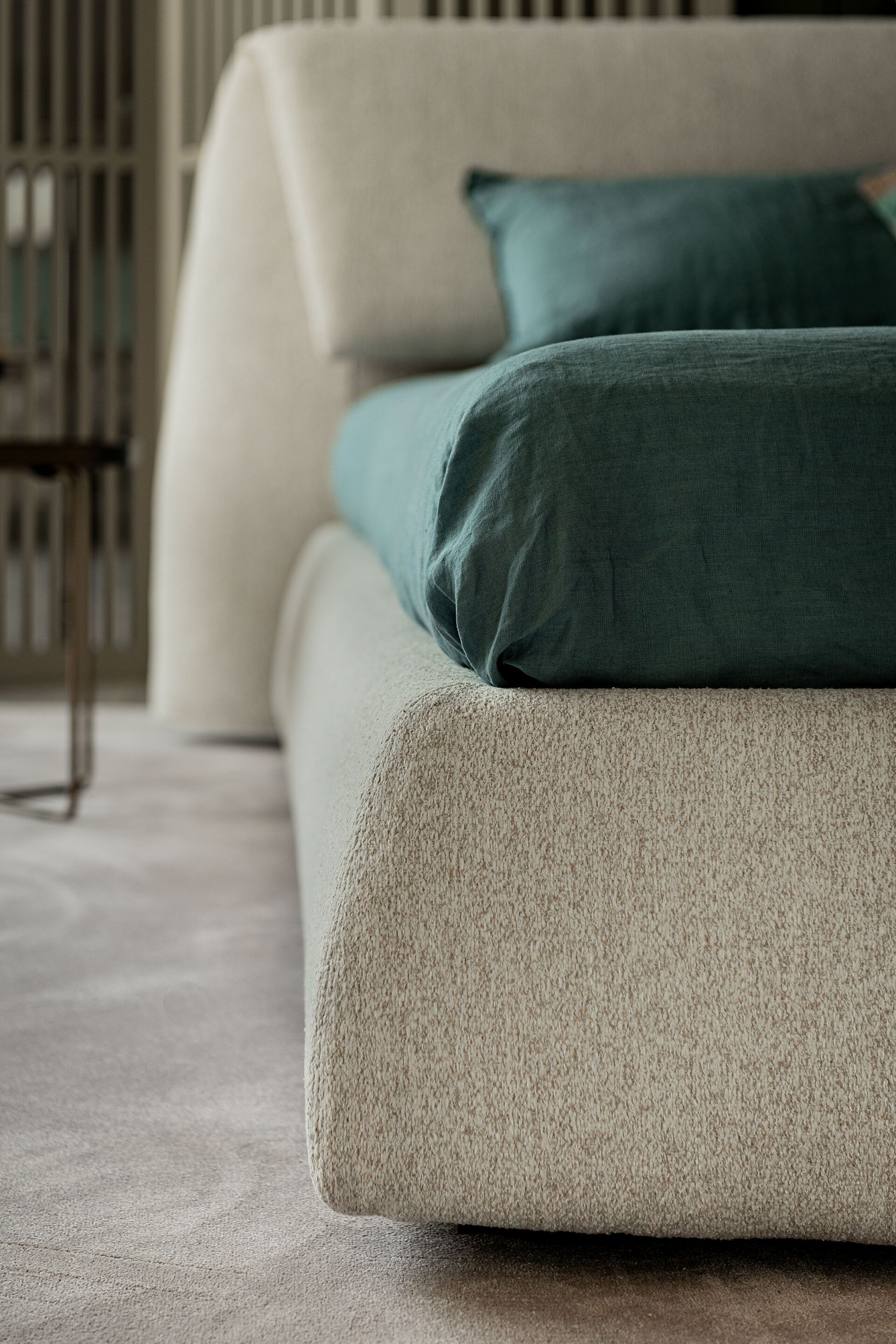 Двуспальная мягкая кровать из ткани Cattelan italia SIMON ARCH-00103324 - Вид №2