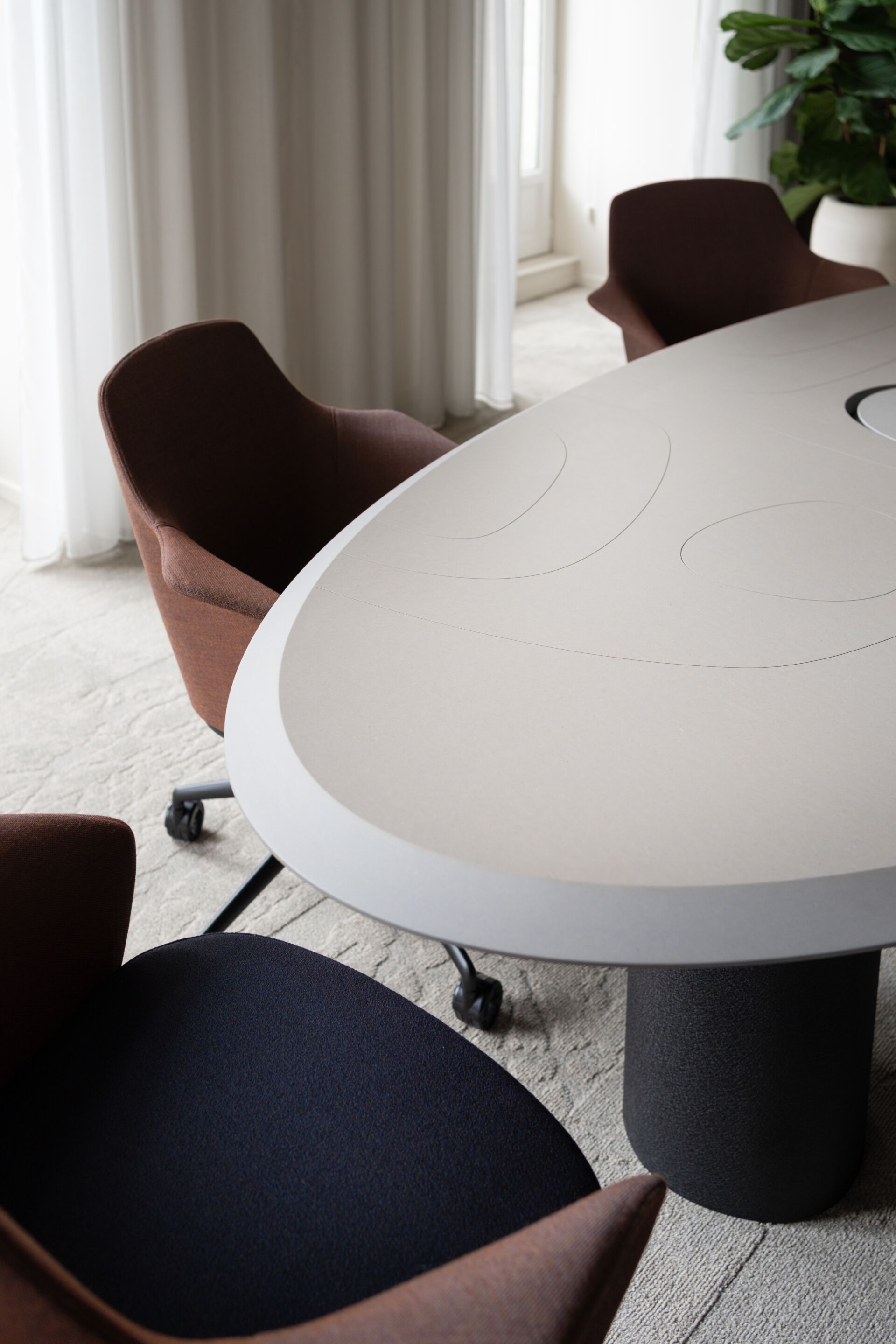 Овальный стол для совещаний из МДФ Cider Edition Monolithes ARCH-00089793 - Вид №13