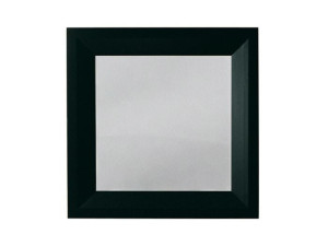 Квадратное зеркало в рамке