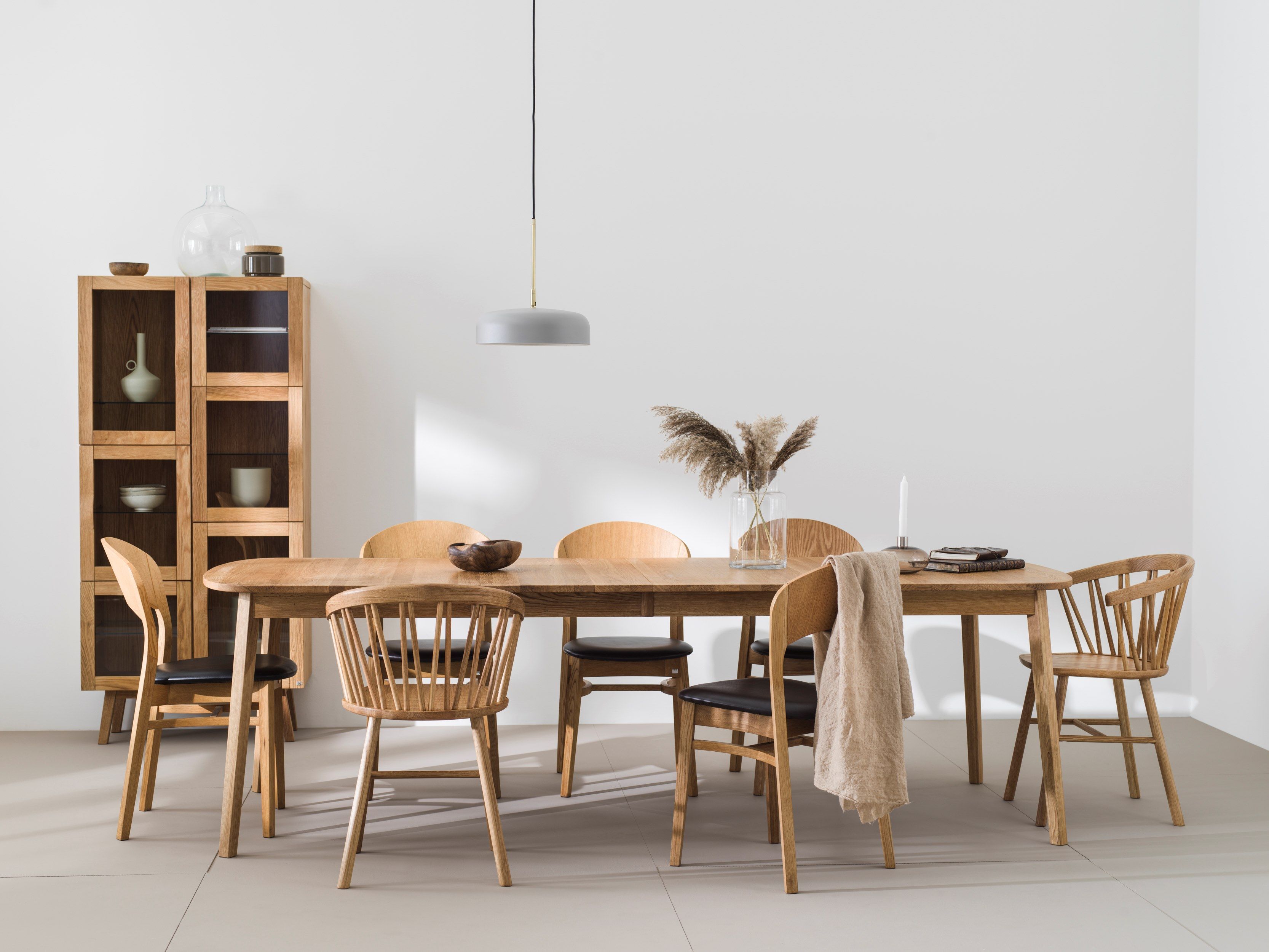 Шкаф из дуба с распашными дверцами Hans K Rainbow ARCH-00075317 - Вид №1