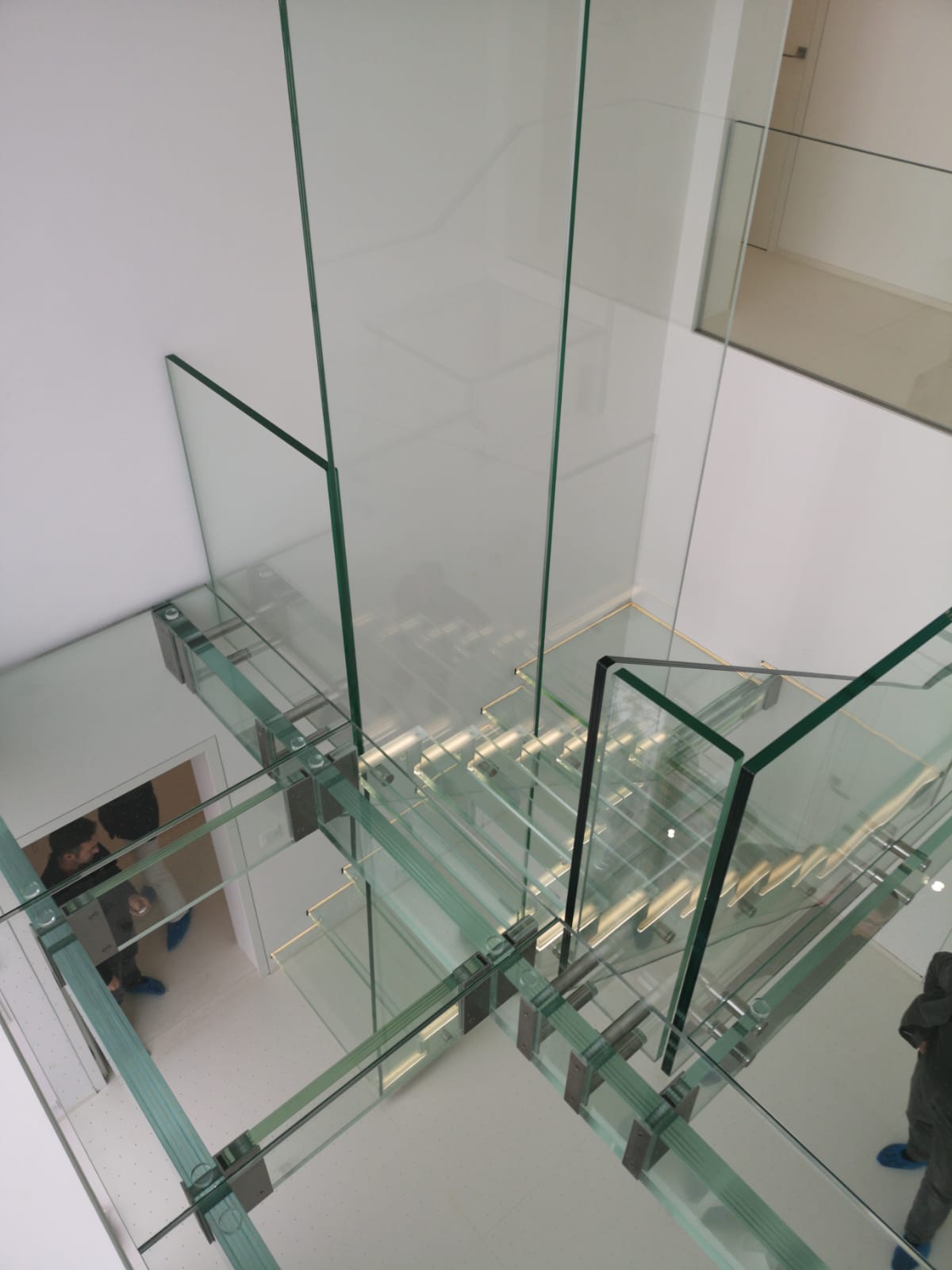 Самонесущая лестница из стекла Siller Treppen GLASS BRIDGES AND FLOORS ARCH-00105867 - Вид №6