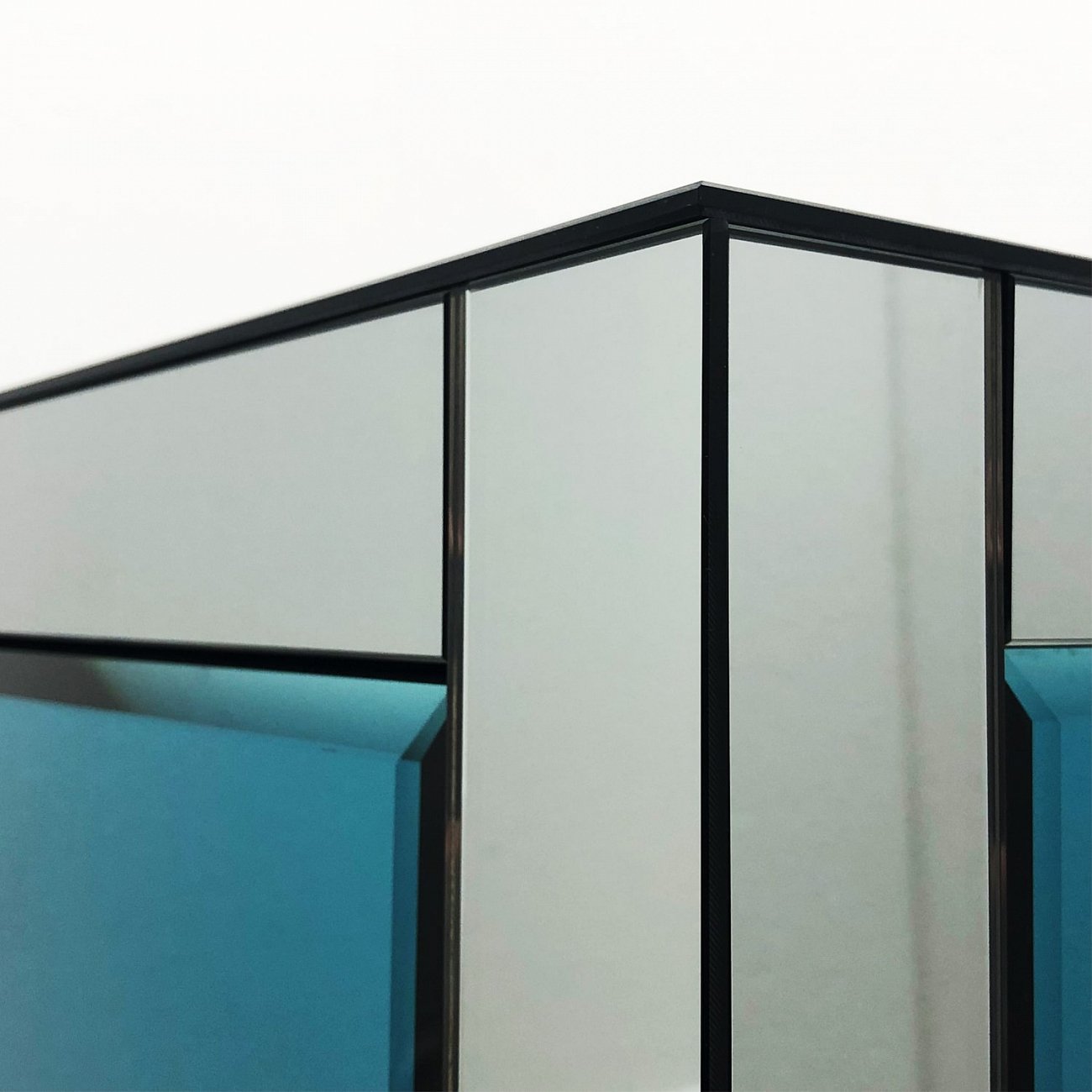 Прикроватная тумбочка дизайнерская синяя "Румми" GRAUM  304071 Зеркальный;синий  - Вид №5