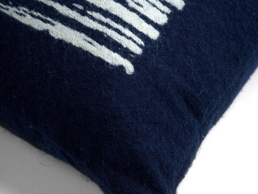 Ethnicraft Квадратная тканевая подушка для дивана Mystic ink 21059 - Вид №1