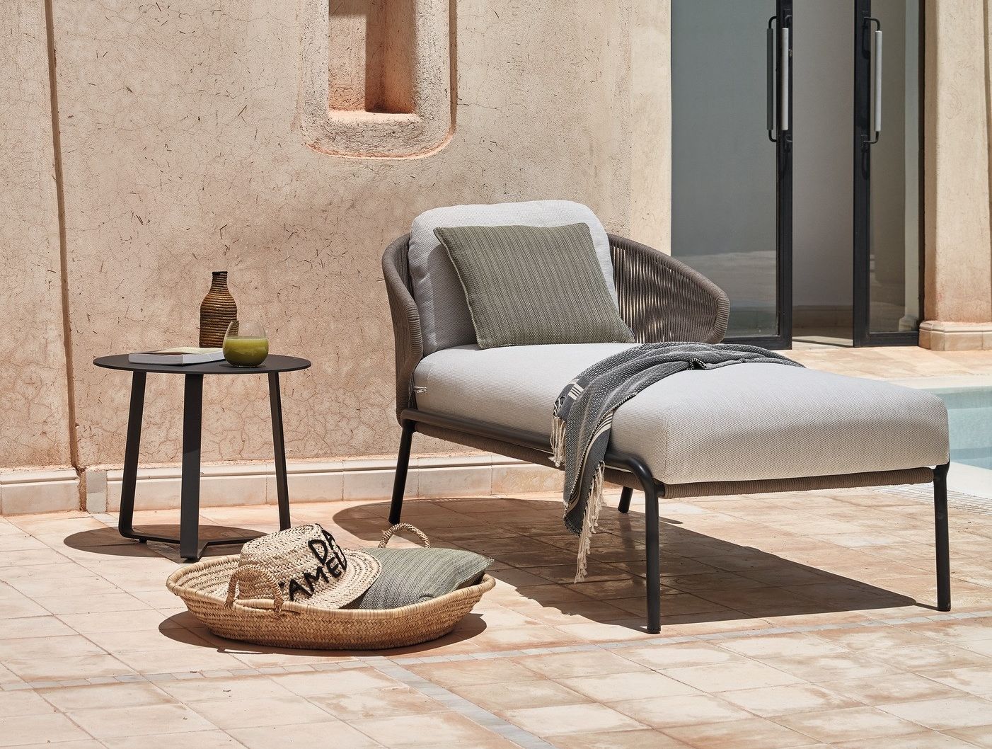 Мягкая Садовая спальная кровать MANUTTI Radoc ARCH-00011697 - Вид №3