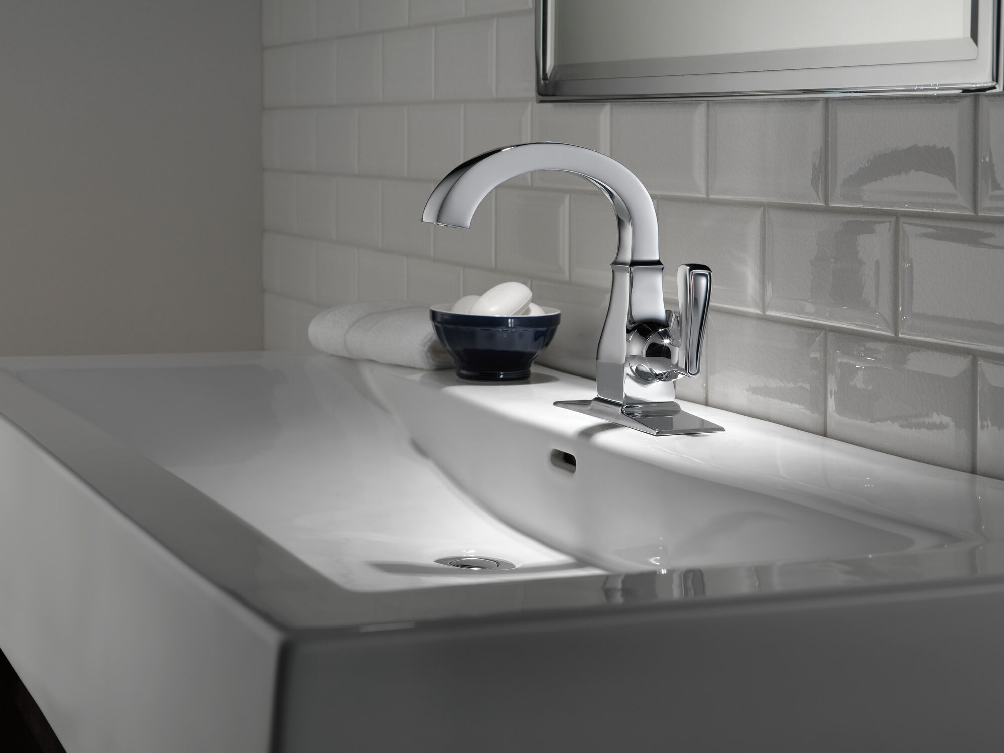 15718LF Смеситель для ванной с одной ручкой Delta Faucet Lakewood Хром - Вид №3