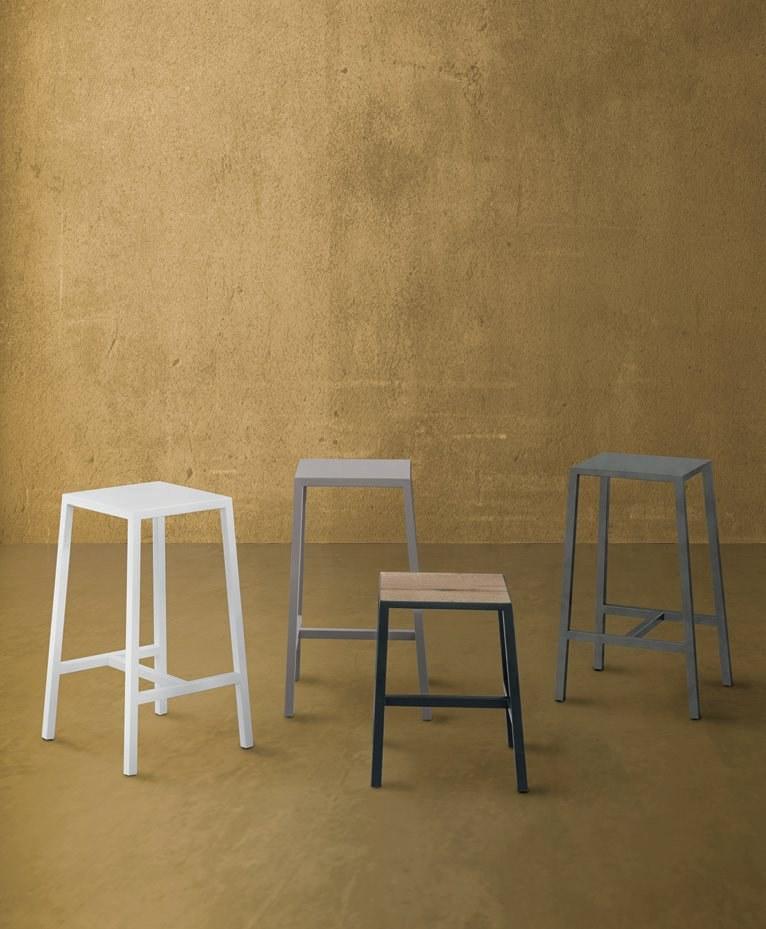 CREO Kitchens Низкий железный табурет с подставкой для ног  084slm  - Вид №1