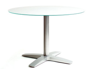 Стеклянный журнальный столик