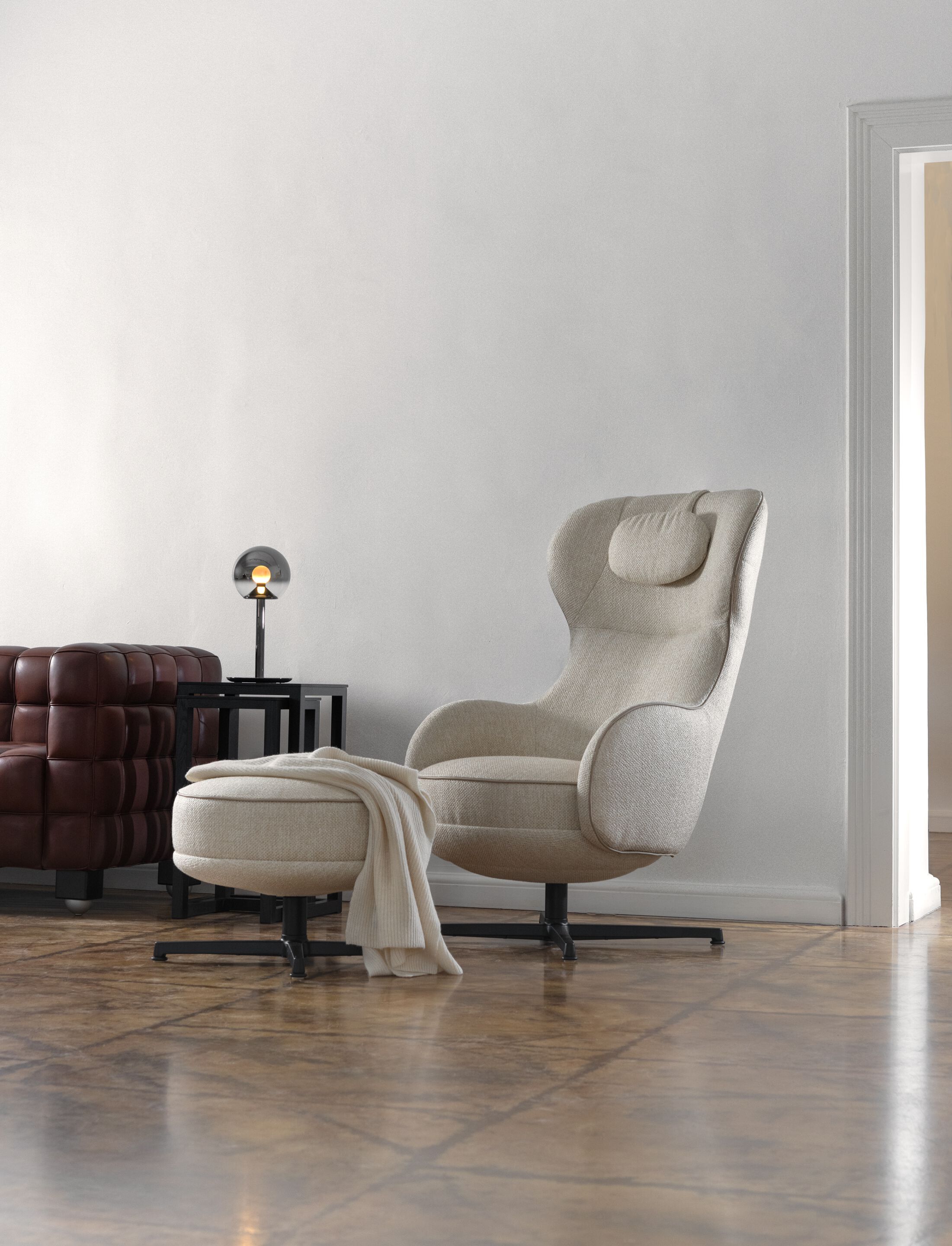 Тканевая вращающаяся спицевая круглая подставка для ног Wittmann Tuya ARCH-00072044 - Вид №2