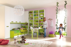 Спальня с мостом из ясеня