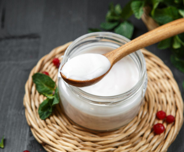 2022 Греческий йогурт "Брусника" 3,2% Вкусляндия  - Вид №2