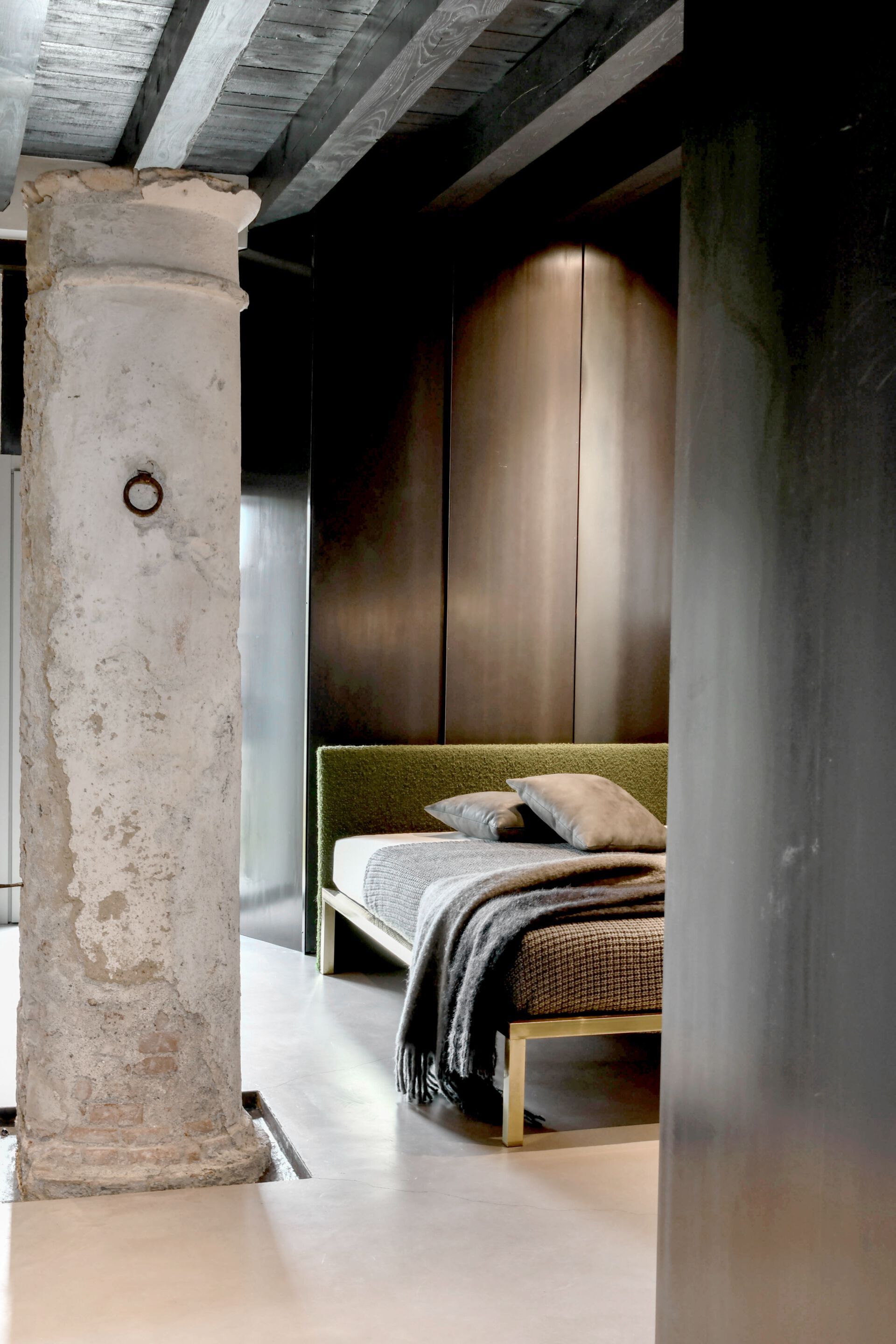 Мягкое изголовье для двуспальной кровати XAM X one ARCH-00120443 - Вид №9