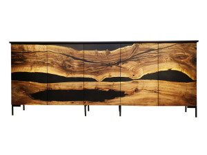 Шкаф из орехового дерева и смолы с распашными дверями