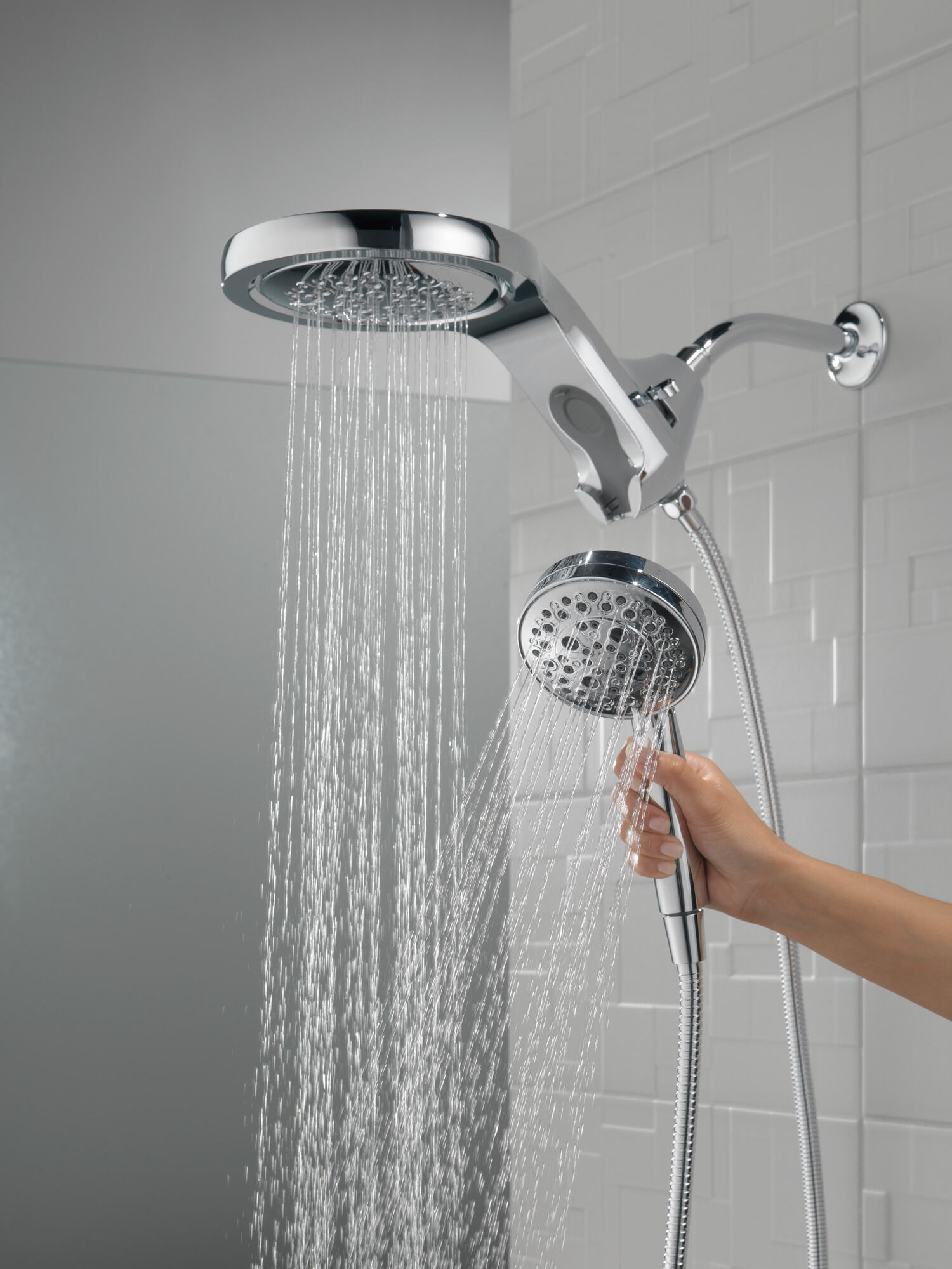 58680 HydroRain® H2Okinetic® 5-регулировочная душевая лейка два в одном Delta Faucet Universal Showering Хром  - Вид №9