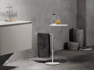 Вешалка для полотенец с столешницей