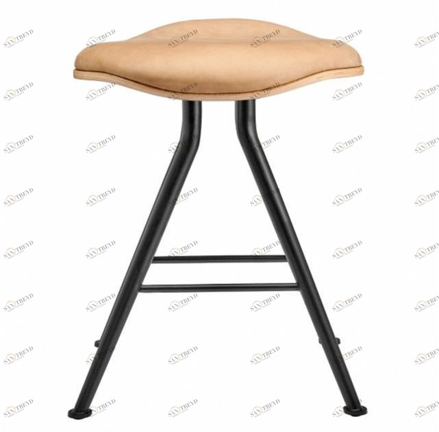 NORR11 Низкий табурет с железным основанием и кожаным сиденьем sun-id-1504237