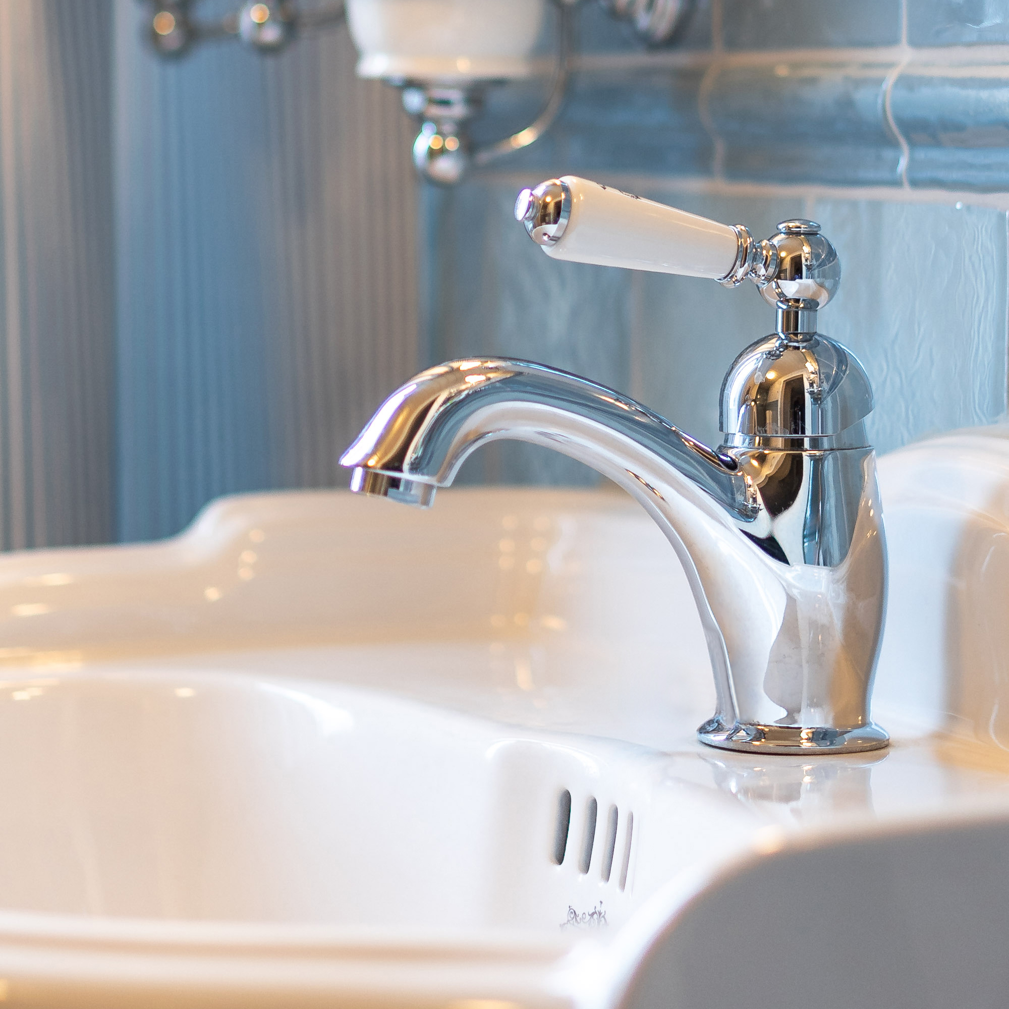 Traditional bathrooms Смеситель для раковины однорычажный АСКОТ Tb415.514.bn  - Вид №1