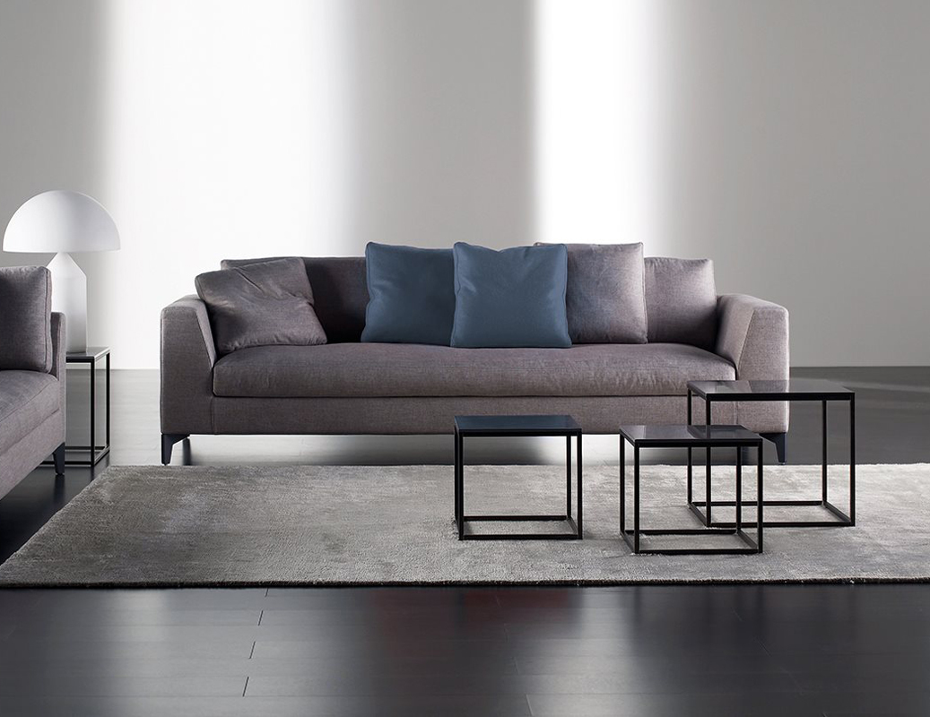 Диван  MERIDIANI LOUIS UP divano Live