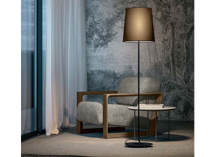 Напольная лампа из ткани и металла