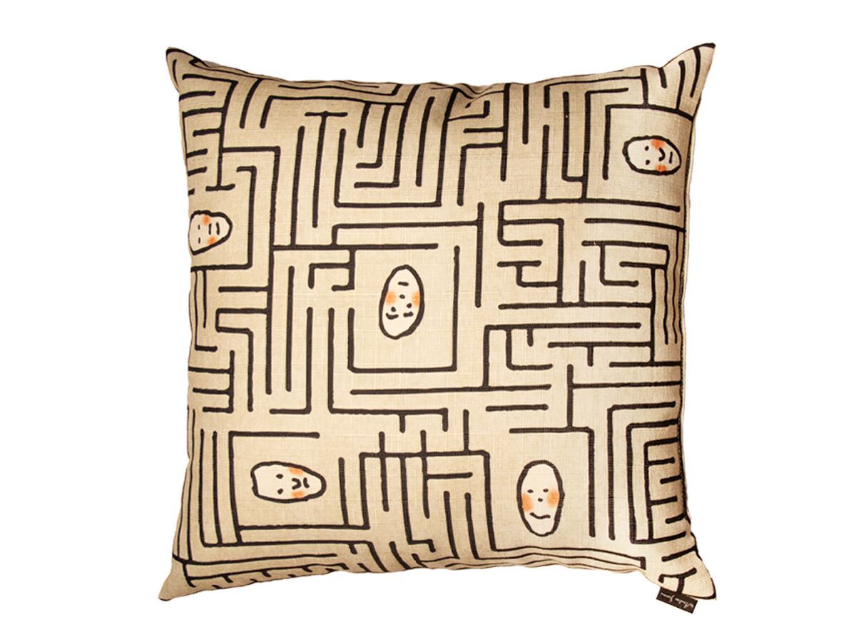 Квадратная подушка из акриловой ткани Qeeboo Generic Tales ARCH-00123769 - Вид №1