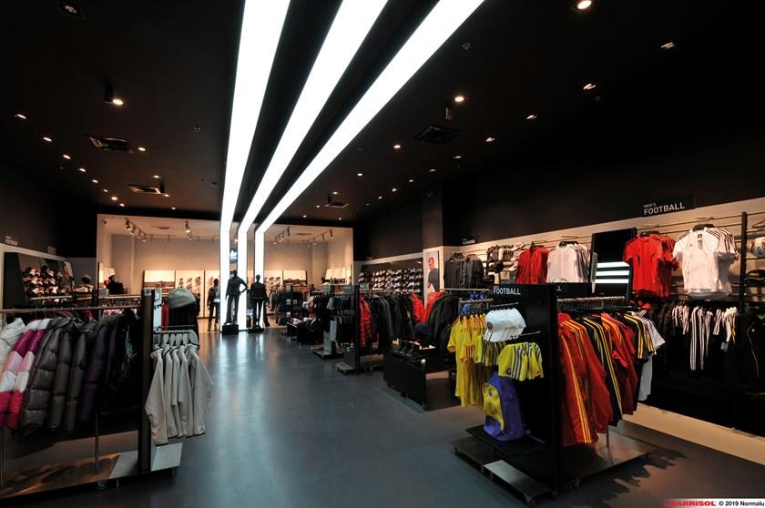 BARRISOL Натяжной потолок из ПВХ с подсветкой для интерьеров sun-id-1389943 - Вид №1