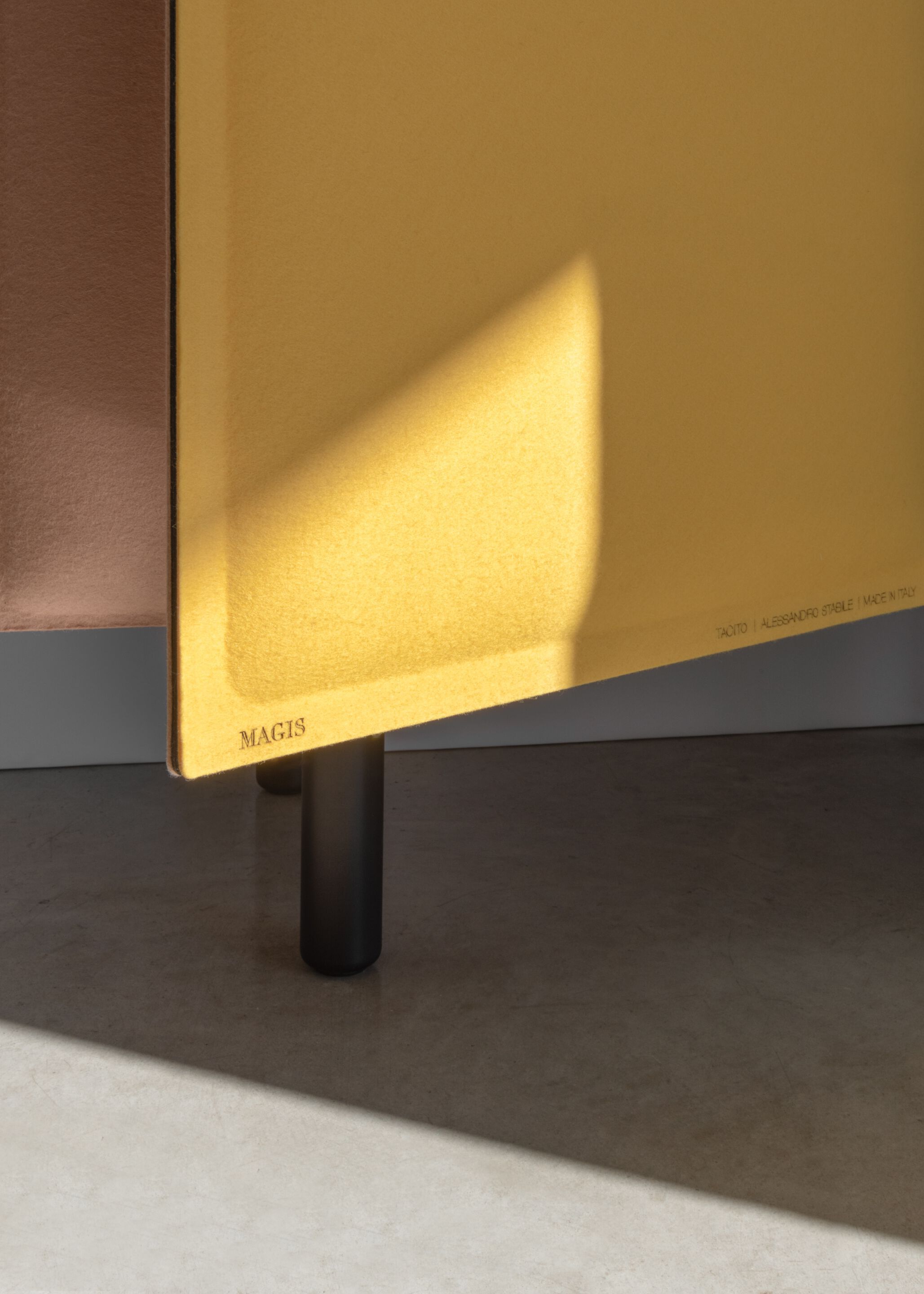 Шкаф с распашными дверцами из войлока Magis Tacito ARCH-00113773 - Вид №16