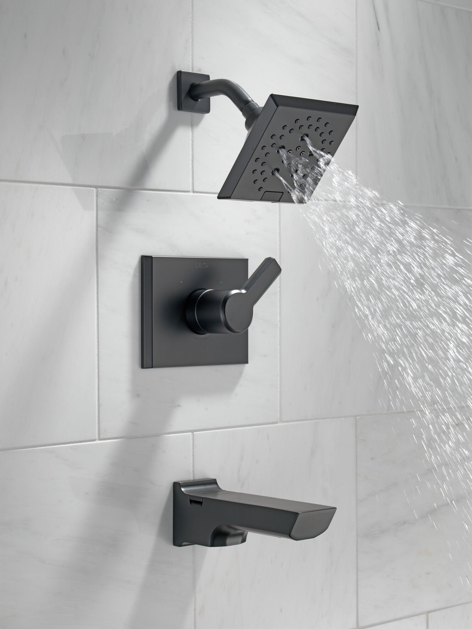 T14499-BL Monitor® 14 Series H2Okinetic® Ванна и душевая панель Delta Faucet Pivotal Матовый черный  - Вид №5