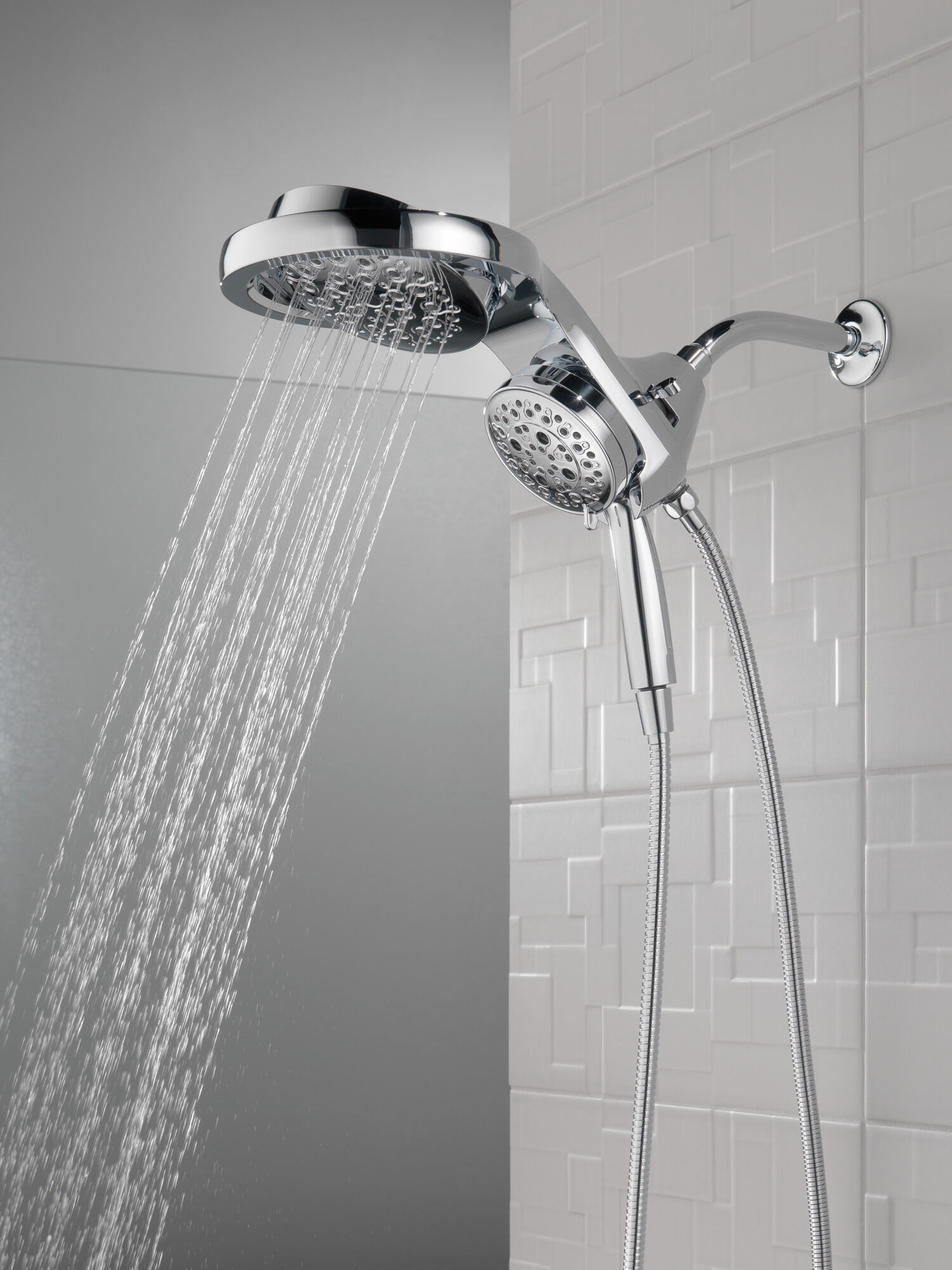 58680 HydroRain® H2Okinetic® 5-регулировочная душевая лейка два в одном Delta Faucet Universal Showering Хром  - Вид №15