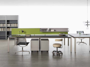 Множественный стол с разделительными панелями