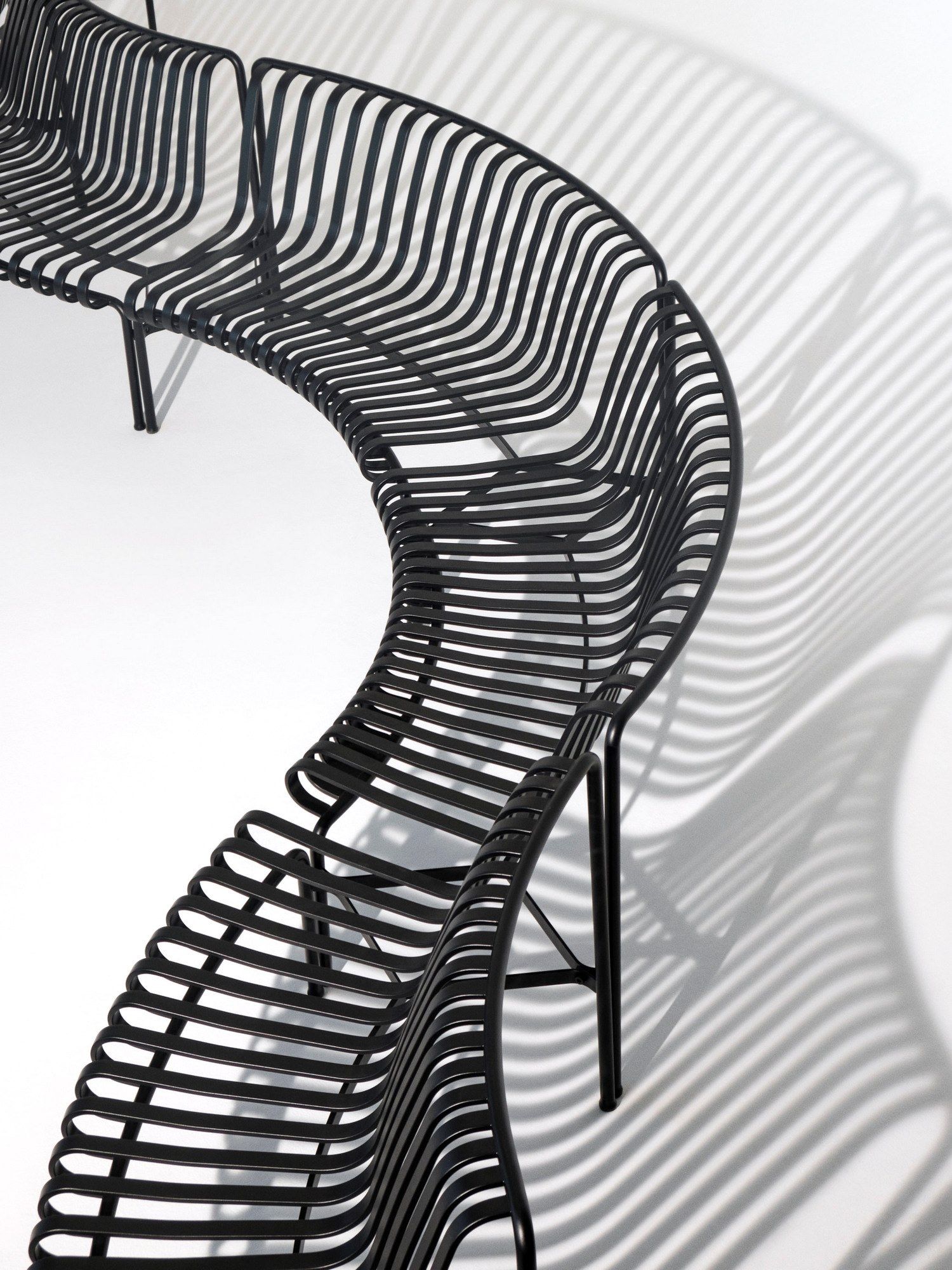 Стальная садовая скамейка с порошковым покрытием со спинкой Hay Палисад ARCH-00074175 - Вид №53